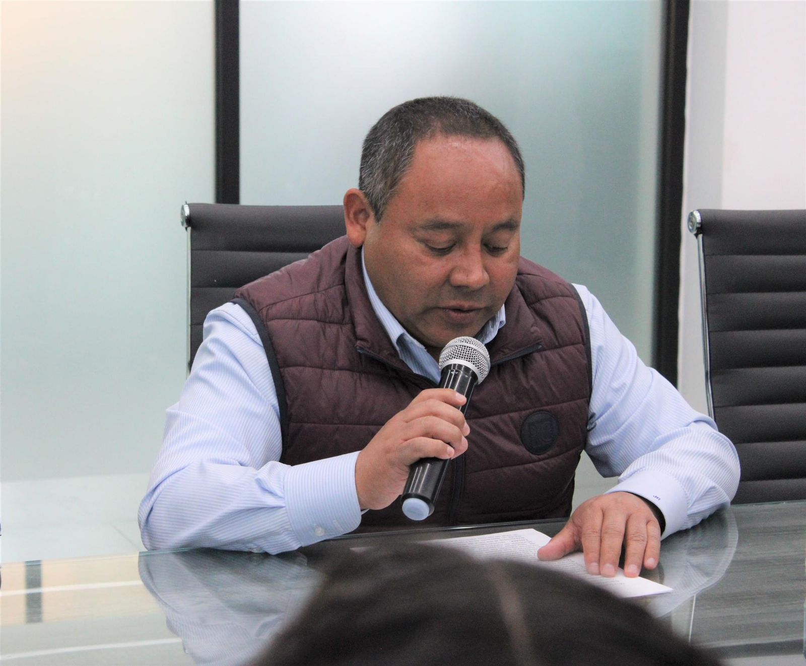 Javier Rivera ofrece disculpas públicas a familiares de víctimas afectadas en la administración pasada